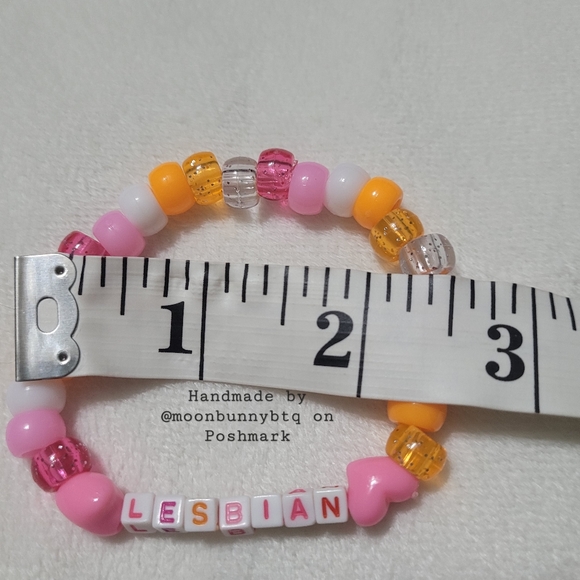 Handmade stacking bracelet "lesbian" LGBT pride 🏳️‍🌈 beaded kandi - Picture 8 of 11